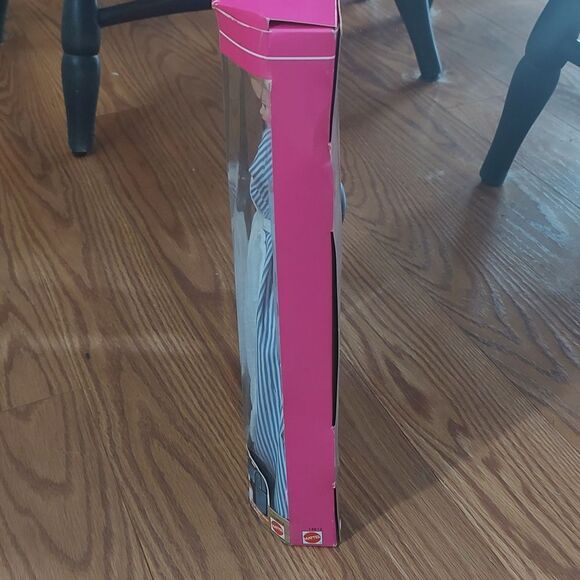 Barbie 1995 Civil War Nurse Barbie NIB Vintage - Picture 4 of 10